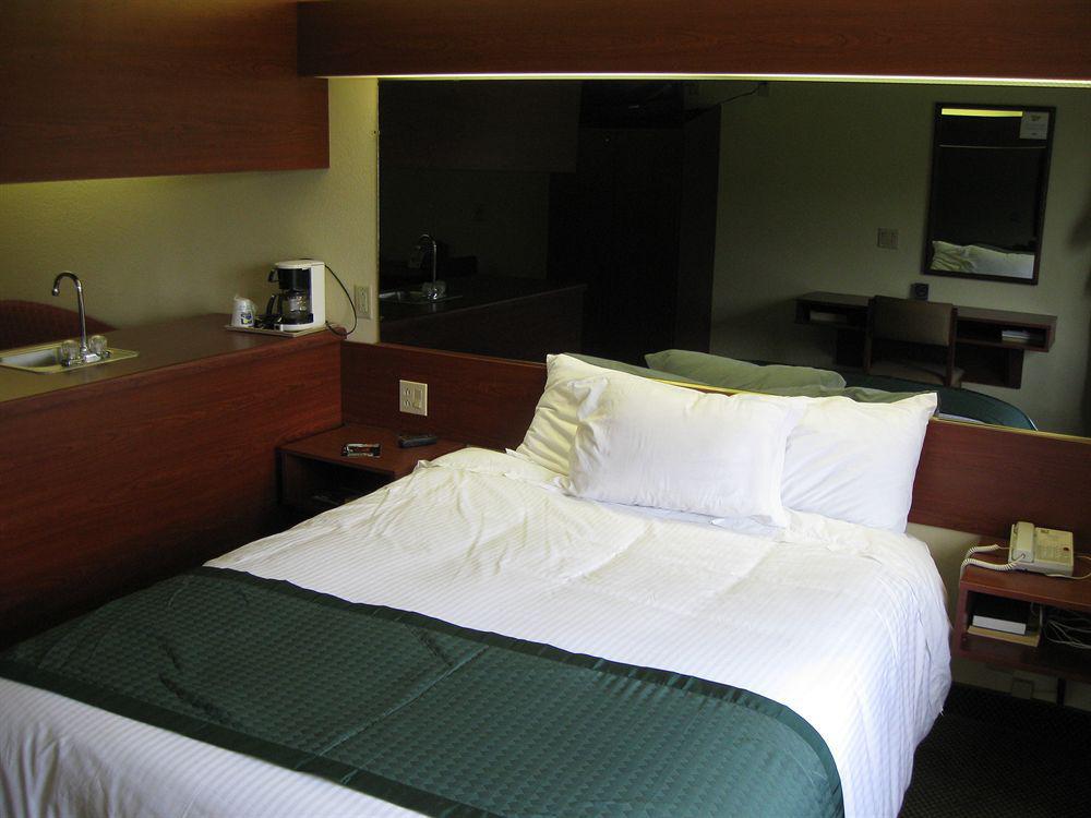 Microtel Inn & Suites By Wyndham Thomasville Dış mekan fotoğraf