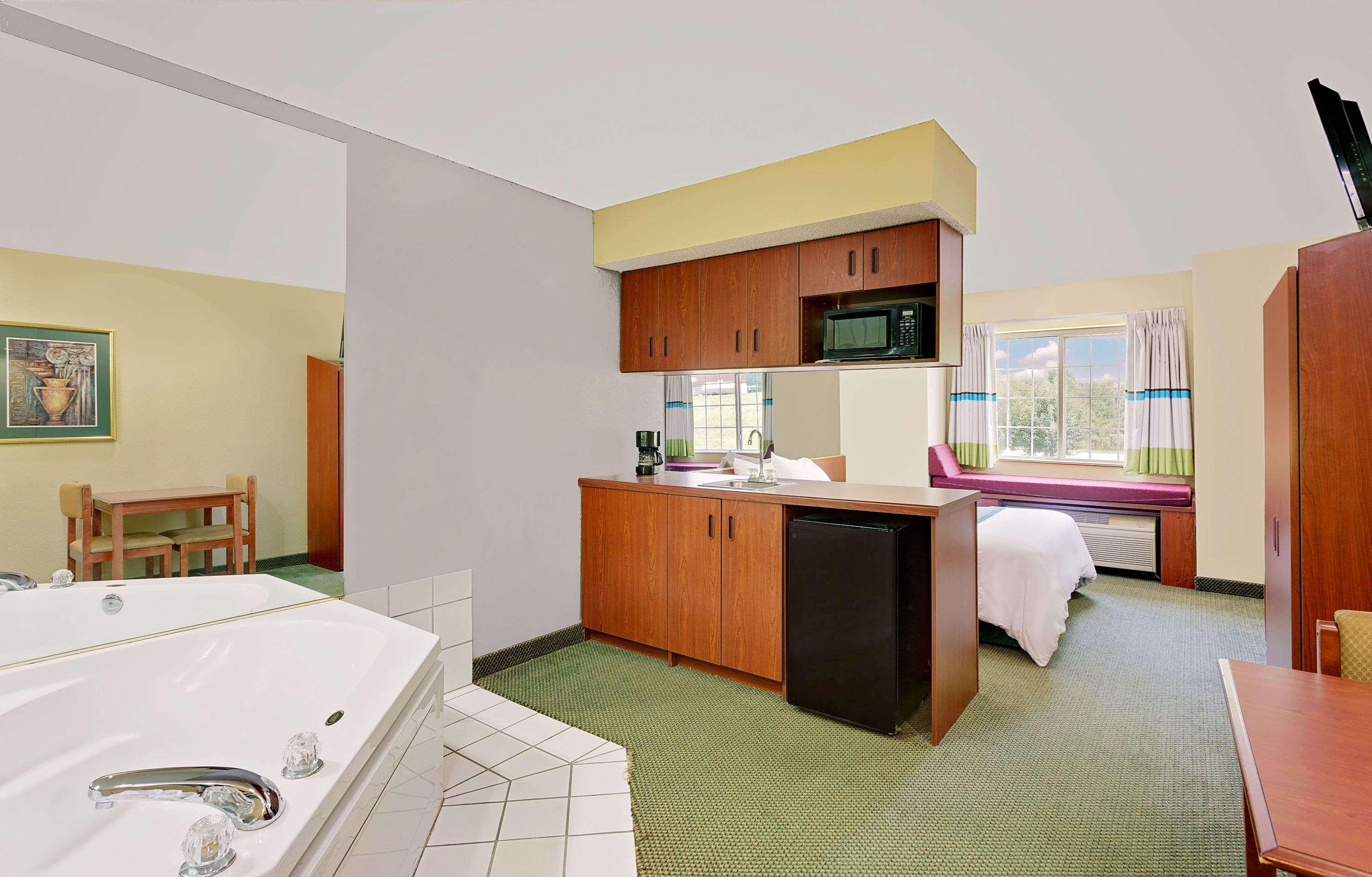Microtel Inn & Suites By Wyndham Thomasville Dış mekan fotoğraf